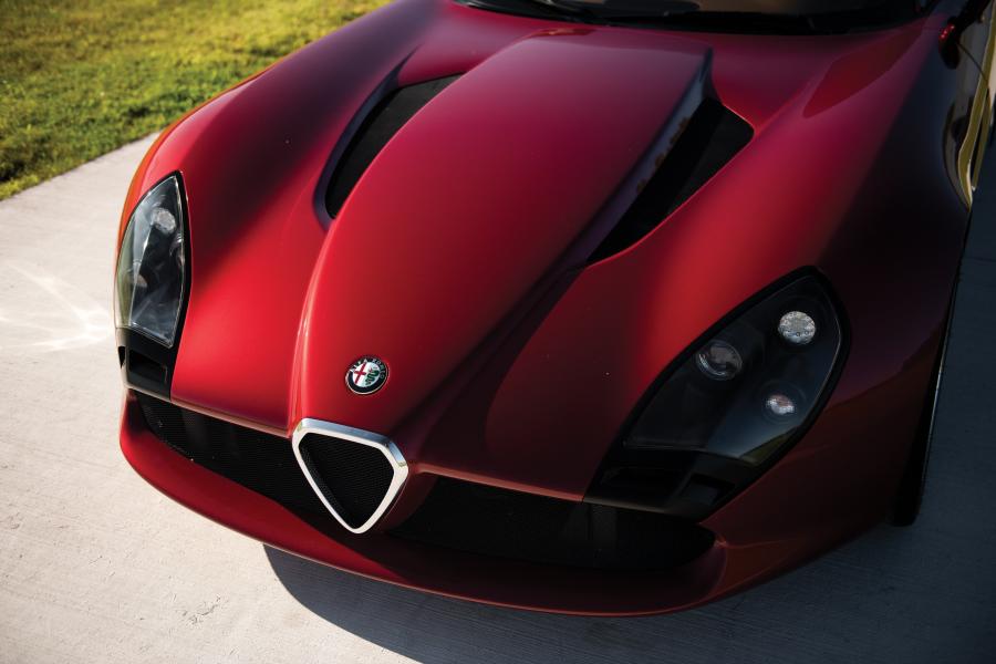 Детали экстерьера Alfa Romeo TZ3 Stradale (06) 2012 года  (фото 31 из 35)